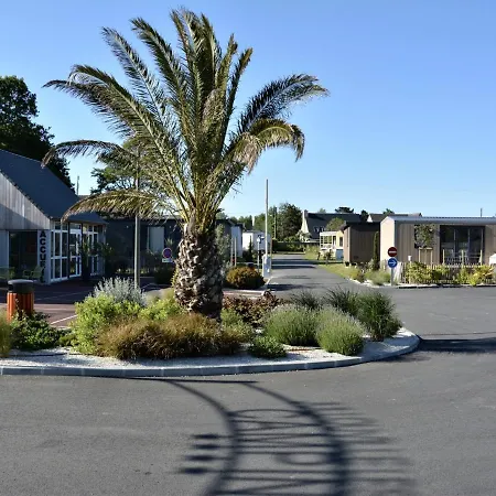 Mobil-Home 35M², 3 Chambres, Terrasse Couverte, Piscine Chauffee, A 200M De La Plage, Jullouville - Fr-1-361A-6 *